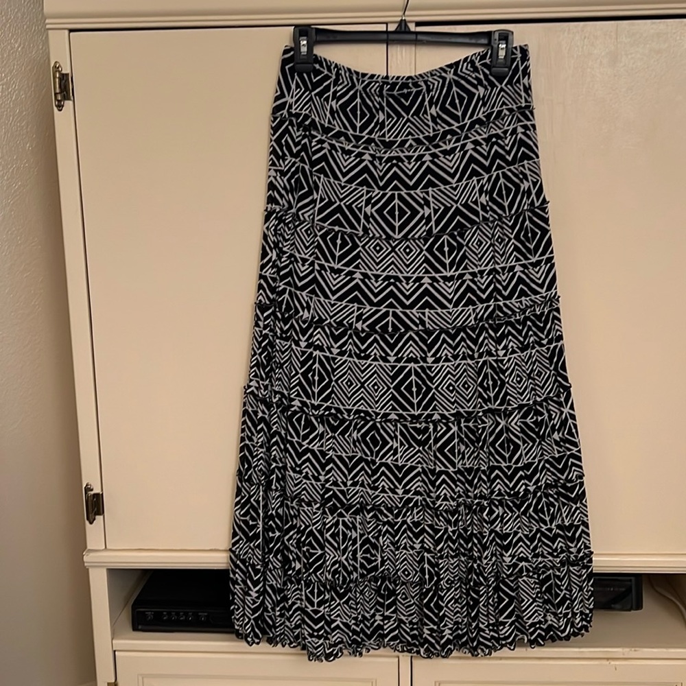 JM Collection Tiered skirt.